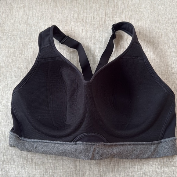 Underarmor High Impact athletic Sports Bra size 38D - Picture 7 of 7
